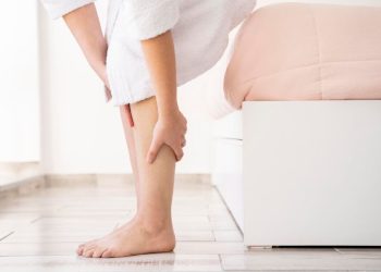 7 Cara Efektif Atasi Kesemutan Akibat Asam Urat, Rasa Tak Nyaman Langsung Hilang!