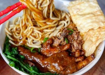 Jangan Bilang Pecinta Makanan Kalau Belum Coba 5 Mie Ayam Ini di Surabaya: Harga Mulai 8.000!