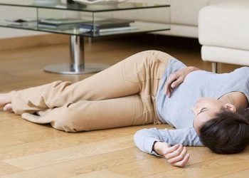 Dua Perempuan Pingsan Saat Jatuh dari Lantai Empat Mal