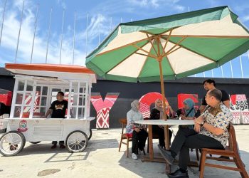 80 Gerobak Indah untuk Pedagang Pisang Epe Makassar, Dibagikan Bertahap Perindah Losari