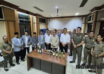 Ribuan Botol Miras Ilegal Digulung Satpol PP Tasikmalaya, Warga Kota Tasikmalaya Napas Lega