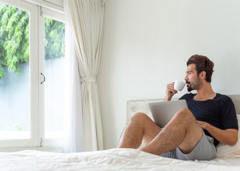 Bangun dengan Semangat: 8 Rutinitas Pagi untuk Kehidupan Lebih Baik dan Kesehatan Mental yang Stabil